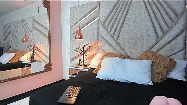 LuckySammer online show from February 2026 12:07:01 PM