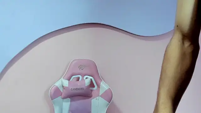 LuckySammer online show from February 2026 02:47:01 PM