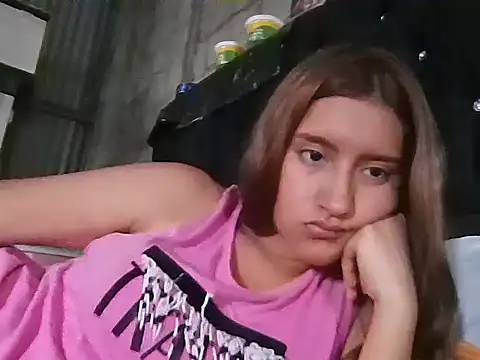 Snapshot of Emily_231 chatting on February 2026 07:05:01 PM Emily 231 online show from February 2026 07:05:01 PM