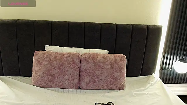 MoriahStorm online show from April 2026 12:32:02 PM