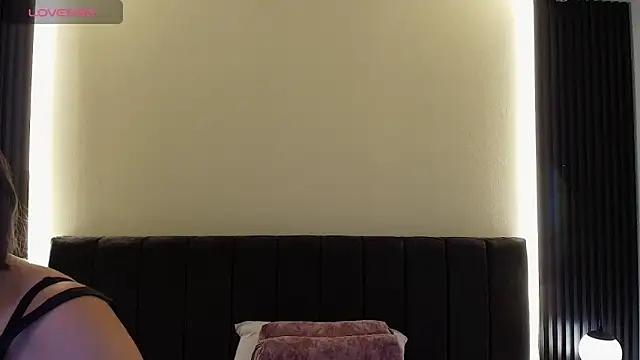 Snapshot of MoriahStorm chatting on April 2026 12:34:01 PM MoriahStorm online show from April 2026 12:34:01 PM