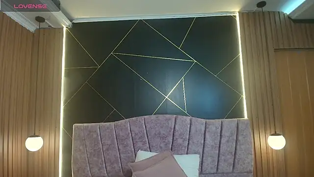 MoriahStorm online show from March 2026 12:15:01 PM