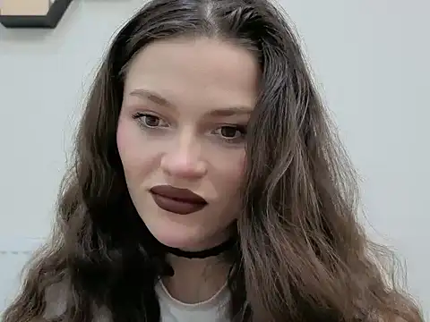 Avelinehowo uwu online show from April 2026 01:50:02 PM