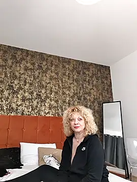 LaireeFelini online show from February 2026 07:05:01 PM