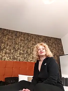 LaireeFelini online show from March 2026 07:25:02 PM