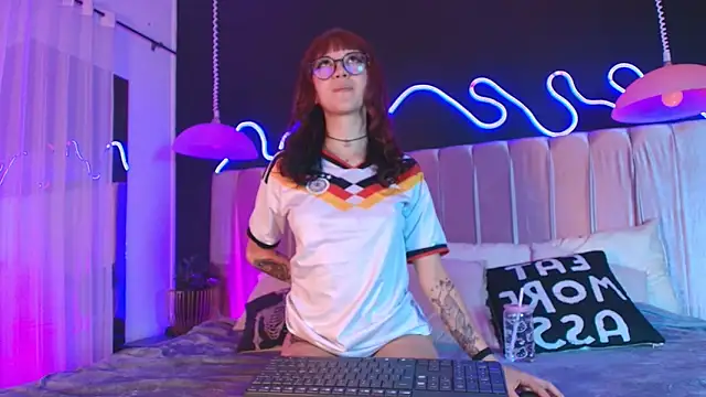 alixx von d online show from June 2026 09:36:01 AM