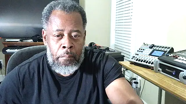 Cleozevo1961 online show from August 2026 03:01:01 AM