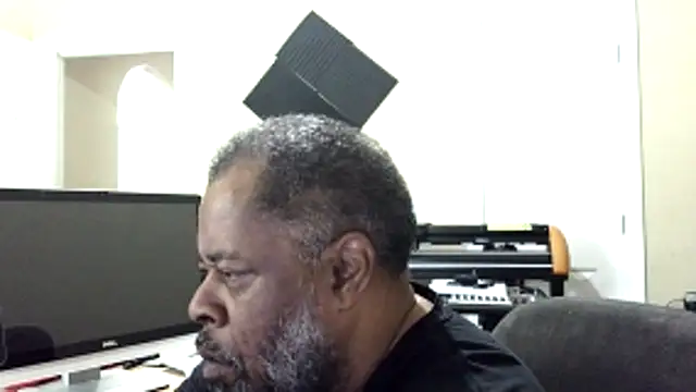Snapshot of Cleozevo1961 chatting on May 2026 04:06:02 PM Cleozevo1961 online show from May 2026 04:06:02 PM