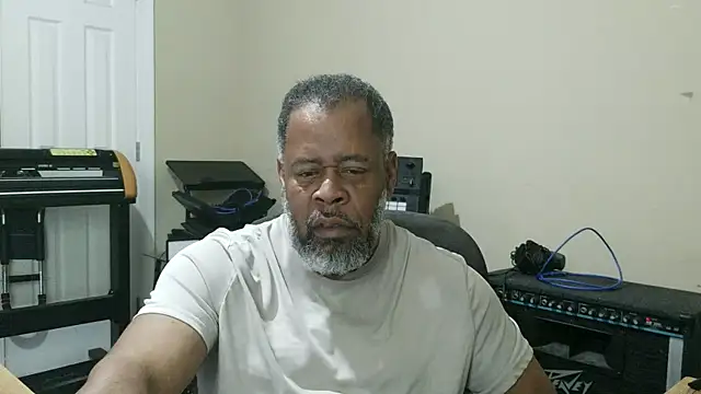 Cleozevo1961 online show from April 2026 05:31:01 PM