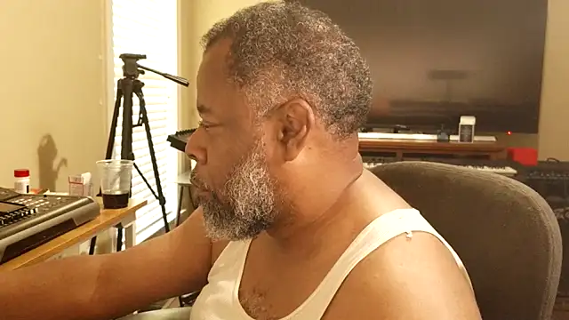 Cleozevo1961 online show from July 2026 04:14:02 PM