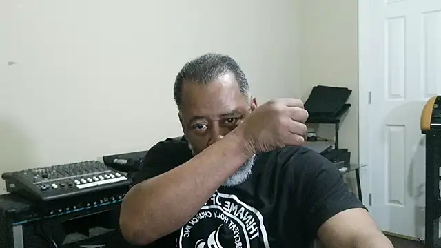 Cleozevo1961 online show from April 2026 01:24:02 PM