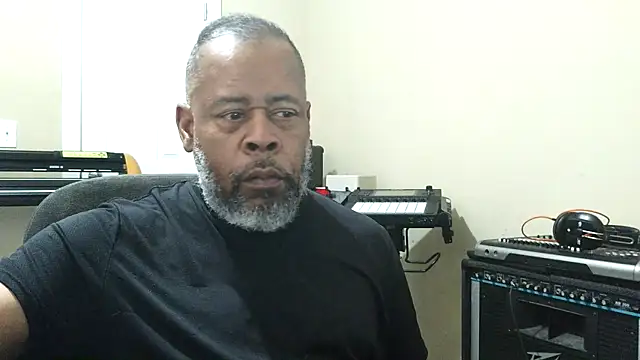 Cleozevo1961 online show from March 2026 04:46:01 PM