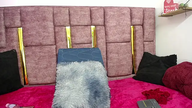 SKARLET KOVA online show from April 2026 12:10:02 PM