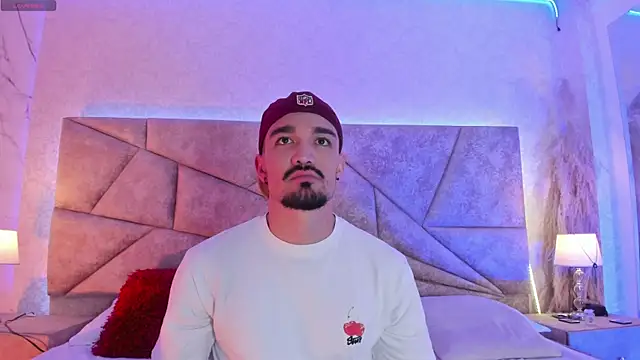 SavageCross1 online show from February 2026 08:00:01 PM