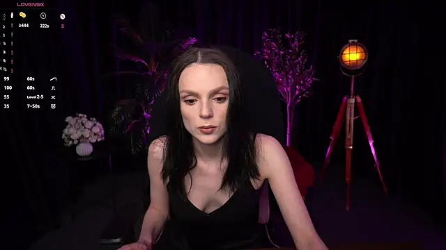 Snapshot of Wild_Alice_me chatting on April 2026 03:03:01 PM Wild Alice me online show from April 2026 03:03:01 PM