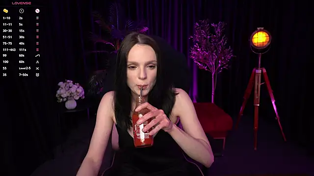 Snapshot of Wild_Alice_me chatting on April 2026 03:08:01 PM Wild Alice me online show from April 2026 03:08:01 PM