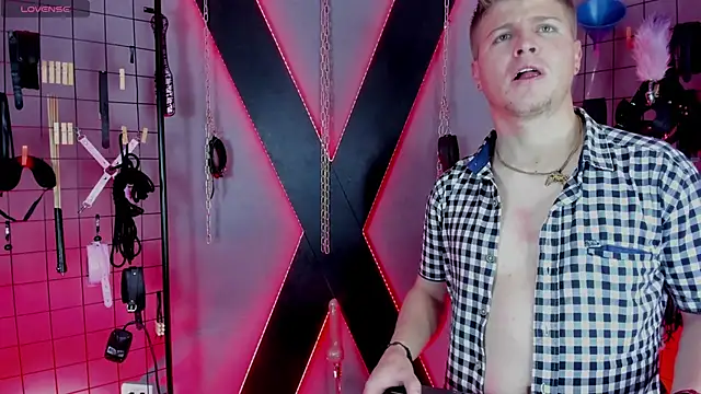 MrJustin Brianna BDSM online show from February 2026 06:53:01 PM