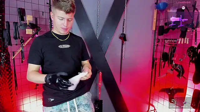 MrJustin Brianna BDSM online show from February 2026 06:54:01 PM