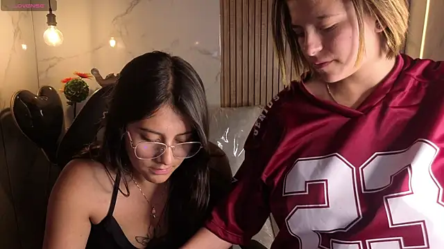 Sweett liia  online show from April 2026 07:47:01 AM