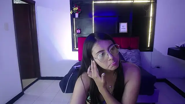 Sweett liia  online show from March 2026 07:45:02 PM