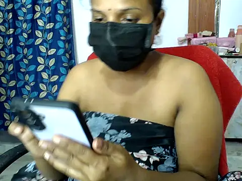 Snapshot of Angel_honeybear_143 chatting on June 2026 10:37:01 PM Angel honeybear 143 online show from June 2026 10:37:01 PM