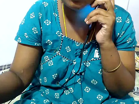 Snapshot of Angel_honeybear_143 chatting on July 2026 01:17:02 PM Angel honeybear 143 online show from July 2026 01:17:02 PM