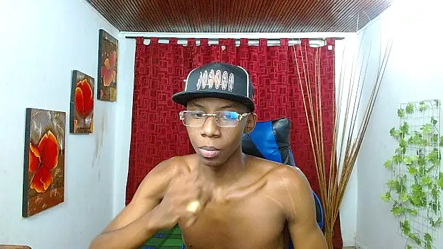 milo018 online show from April 2026 08:21:02 AM