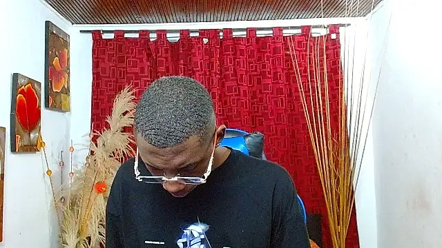 milo018 online show from February 2026 08:50:02 PM