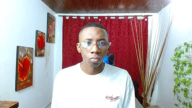 milo018 online show from May 2026 02:09:02 PM