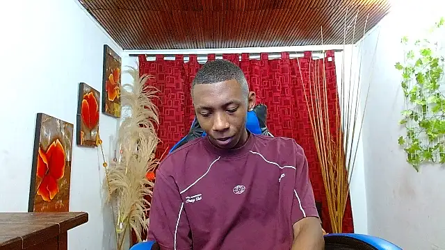 milo018 online show from February 2026 07:58:01 PM