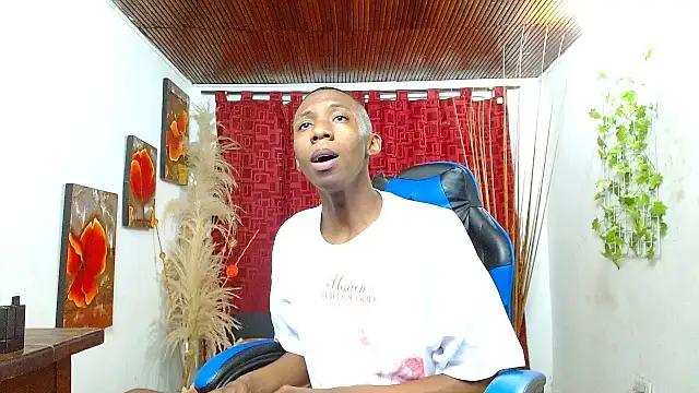 milo018 online show from March 2026 09:22:01 PM