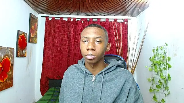 milo018 online show from April 2026 08:33:01 PM