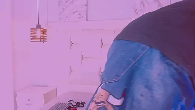 Santiago Ortiz  online show from March 2026 09:30:01 PM