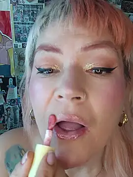 lady polka online show from February 2026 06:21:01 PM