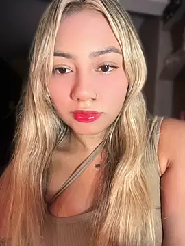 Dulce Sofi  online show from June 2026 01:10:01 AM