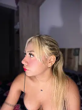 Dulce Sofi  online show from May 2026 03:36:02 AM
