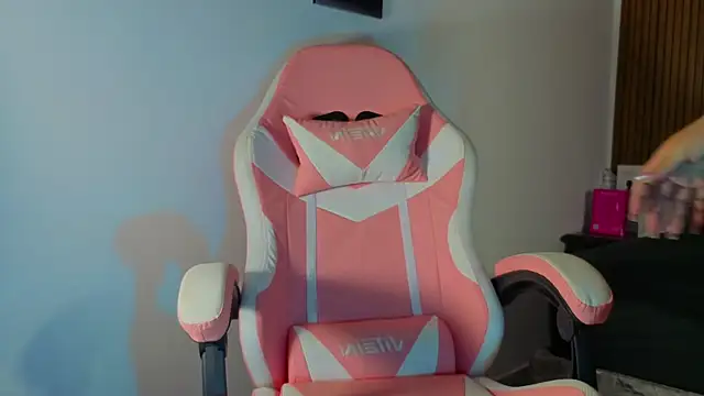 Sophiexx  online show from April 2026 01:57:01 PM