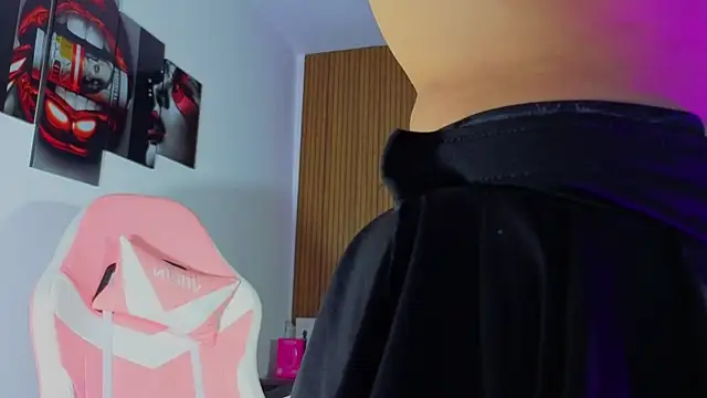 Sophiexx  online show from April 2026 01:17:02 PM