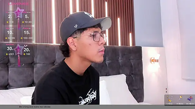 Daviid18   online show from February 2026 02:08:02 PM