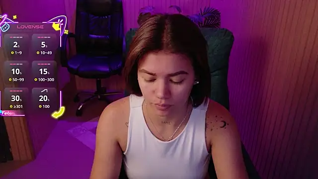 Alessia Monroe  online show from June 2026 08:17:02 PM