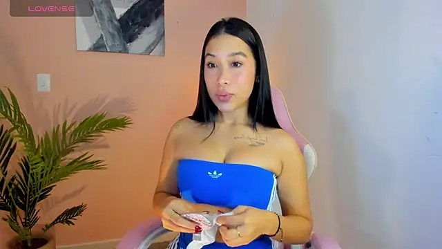 Snapshot of AliceBoomx chatting on May 2026 07:53:01 PM AliceBoomx online show from May 2026 07:53:01 PM