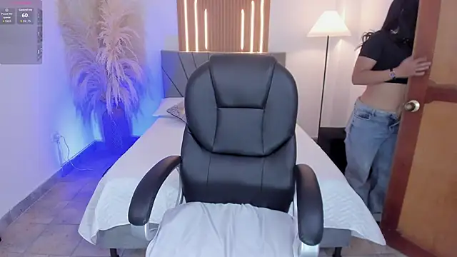 Snapshot of sara_stormy chatting on February 2026 01:24:02 PM sara stormy online show from February 2026 01:24:02 PM