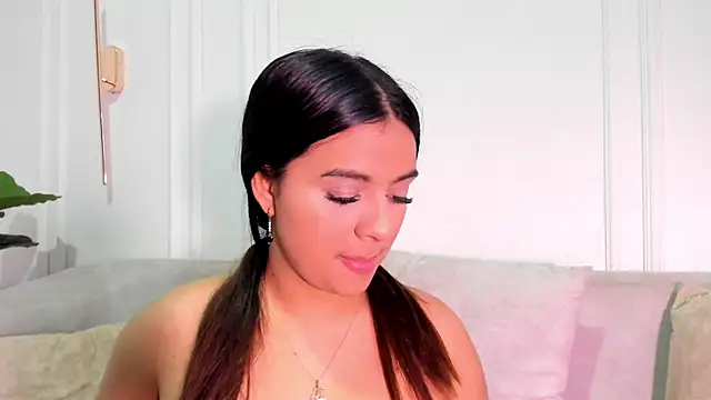 DulceQueen1 online show from April 2026 02:09:01 PM