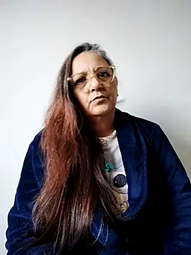 Noemipopi online show from July 2026 02:46:01 PM