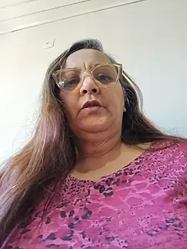 Noemipopi online show from June 2026 07:01:01 PM