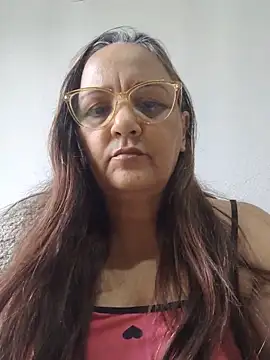Noemipopi online show from May 2026 02:13:02 PM