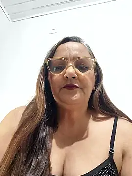 Noemipopi online show from May 2026 11:25:01 PM