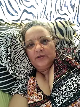 Noemipopi online show from February 2026 05:37:02 PM