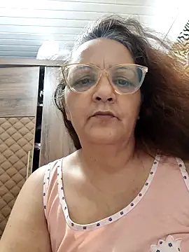 Noemipopi online show from February 2026 01:12:01 PM