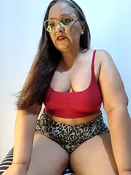 Noemipopi online show from April 2026 10:45:02 PM